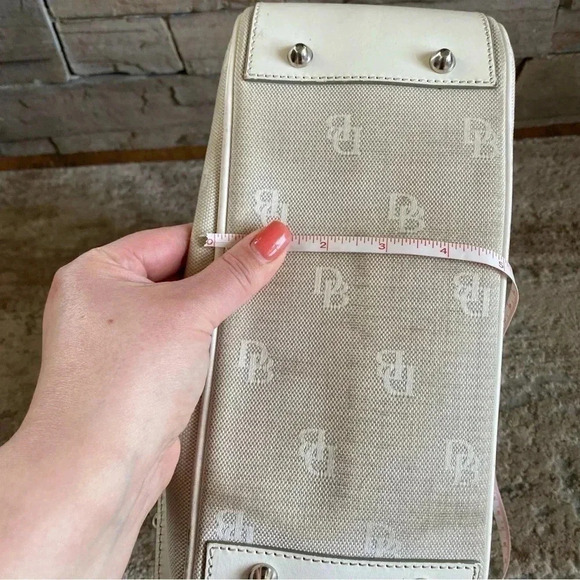 Dooney & Bourke Signature Vintage Ivory Medium Purse Hand Bag Monogrammed - Picture 14 of 16